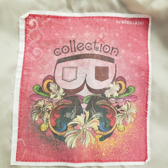 Quilted Vest with Sherpa Lined Hood Medium - Picture 6 of 8